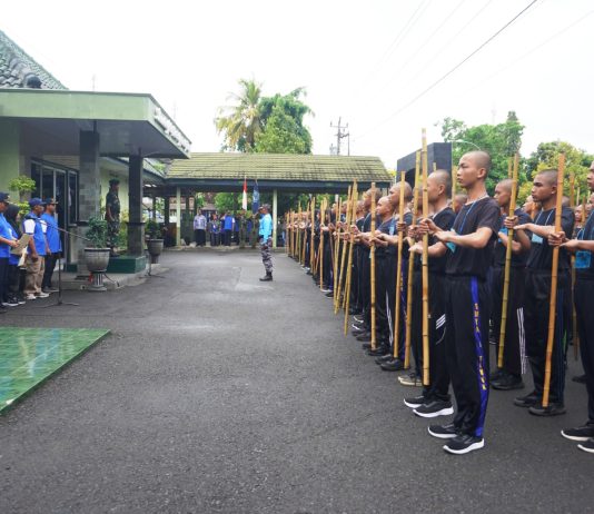 Pasi Ops Kodim 0731/Kulon Progo Lepas Peserta Long March SMK Negeri 1 Temon