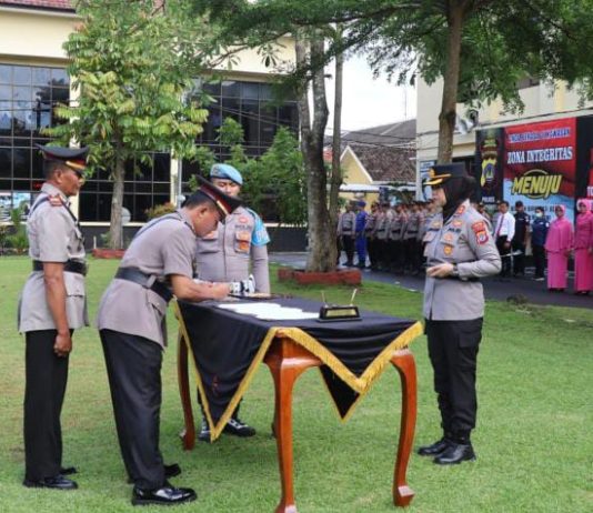 Kapolres Gunungkidul Pimpin Serah Terima Jabatan PJU dan Kapolsek