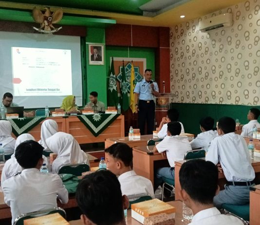 Lanud Adisutjipto dan Bakesbangpol DIY Sosialisasikan Bhineka Tunggal Ika di SMK Muhammadiyah 1 Bantul