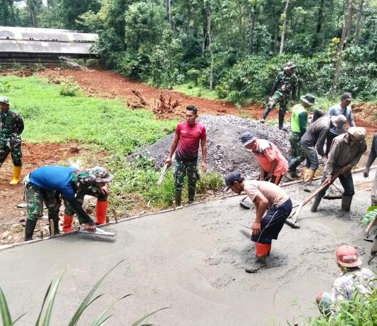 PROGRES PENGECORAN JALAN PROGRAM TMMD GEDONG CAPAI TARGET SIGNIFIKAN