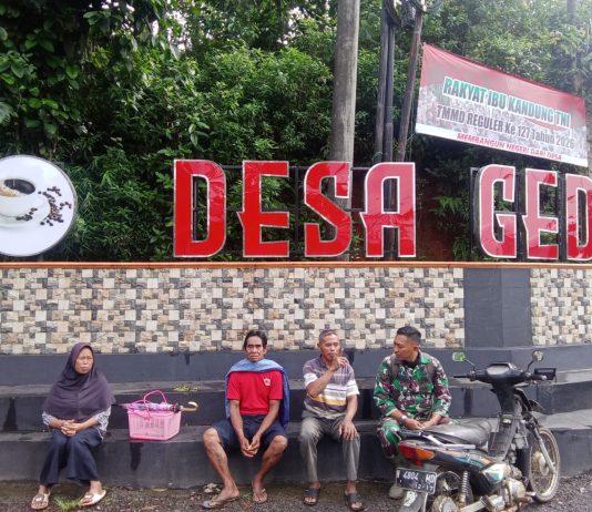 Kedekatan Warga dan Satgas TMMD Gedong Sangat Terlihat, Semangat Kebersamaan Terjalin Erat selama Pelaksanaan Program