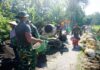 Terlihat Semangat Warga dan Satgas TMMD Kodim Kulon Progo Panasnya Sinar Matahari Tak Pengaruhi Semangat Kerja