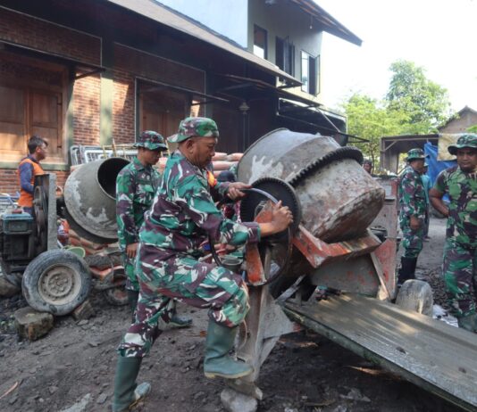 Kodim 0729/Bantul Gotong Royong Bangun Jembatan Perintis Garuda di Kalurahan Srimulyo