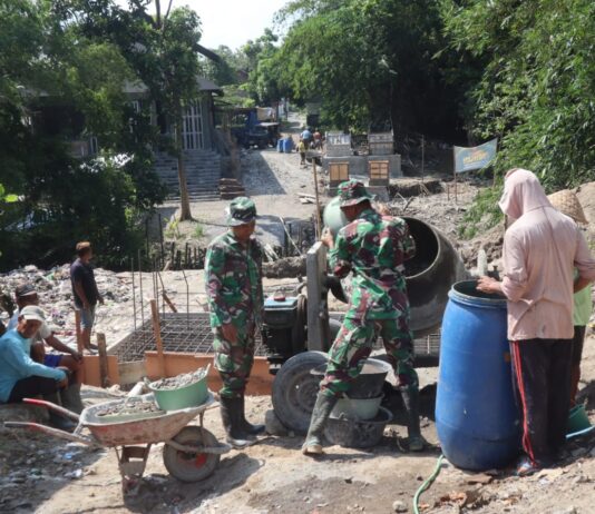 Pengecoran Dudukan Tiang Selatan Jembatan Perintis Garuda Payak Wetan Terus Berjalan