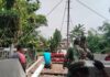 Pekerjaan Pemasangan Tiang Jembatan di Dusun Manding Berjalan Lancar