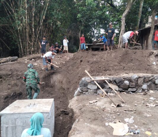 Finishing Jembatan Perintis Garuda Dikebut, TNI dan Warga Bantul Kompak Gotong Royong