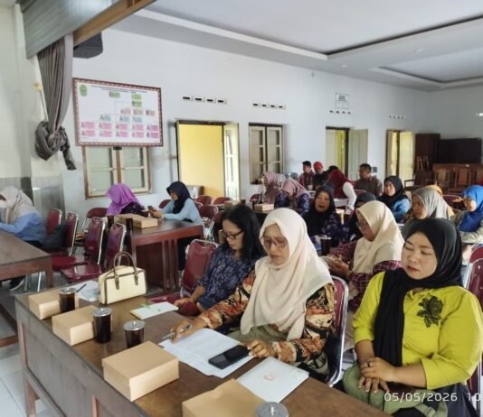 Babinsa Triharjo Hadiri Rembug Desa Sehat di Aula Kalurahan