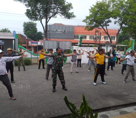 Danramil 13/Kretek Ikuti Kegiatan Bantul Asri dan Senam Sehat