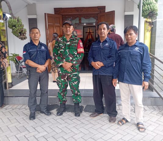 Babinsa Patalan Laksanakan Pengamanan Ibadah Pentakosta di GKJ Patalan