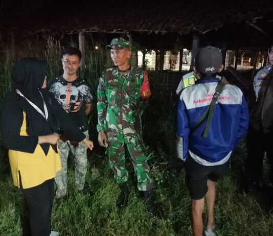 BABINSA SEGOROYO BERSAMA BPBD TANGANI KEBAKARAN GUDANG KAYU