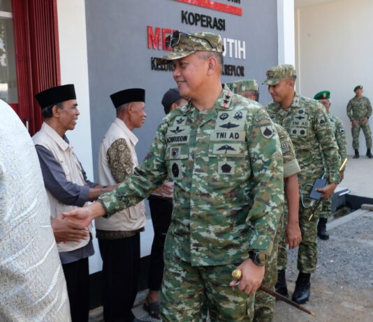 Pangdam IV/Diponegoro Dampingi Irjen TNI Tinjau KDKMP, Dorong Kemandirian Ekonomi Desa