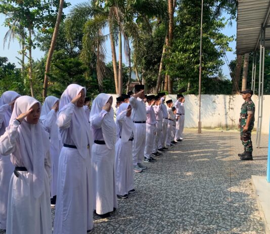Babinsa Donotirto Tanamkan Disiplin dan Jiwa Nasionalisme Melalui Pelatihan PBB