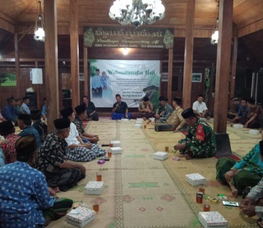Babinsa Gilangharjo Pererat Silaturahmi Melalui Komsos di Acara Walimatul Haji