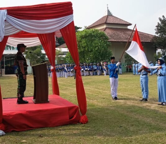 Dandim 0729/Bantul Pimpin Upacara Kenaikan Tingkat Taruna SMKN 1 Pleret