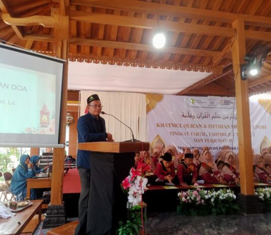 Sinergi Babinsa dan Masyarakat Semarakkan Khatmul Qur’an Santri TPA