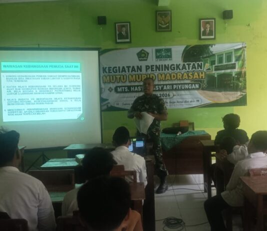 Danramil Piyungan Tanamkan Semangat Bela Negara kepada Siswa Baru MTs Hasyim