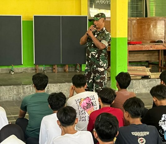 Babinsa Banguntapan Tanamkan Jiwa Nasionalisme dan Disiplin kepada Siswa SMPN 2 Banguntapan
