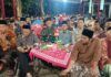 Melalui Pagelaran Wayang Kulit, Babinsa Panjangrejo Pererat Silaturahmi dengan Warga