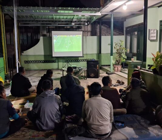 Semangat Kebersamaan Warnai Nobar Prancis vs Inggris di Koramil Jajaran Kodim 0729/Bantul