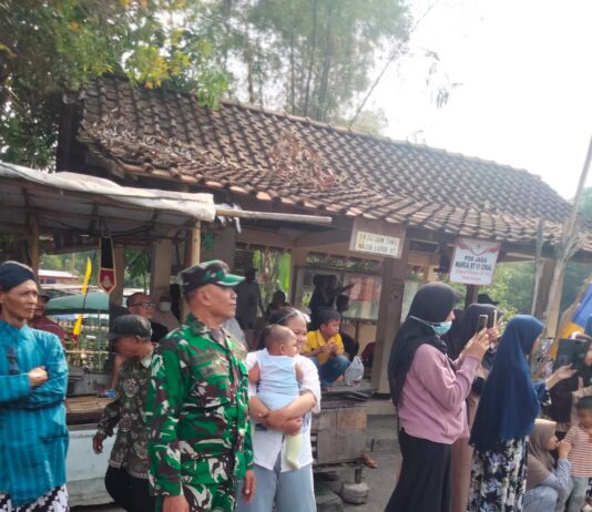Babinsa Srimulyo Hadiri Kirab Budaya dan Kenduri Agung Merti Dusun Kring Bintaran